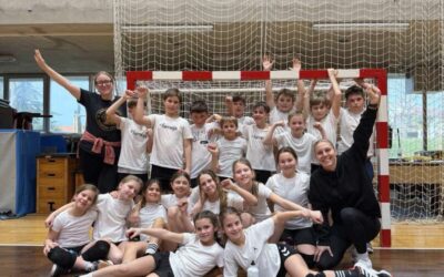 Zlatne rukometašice i borbeni rukometaši ponosno predstavljali svoju školu